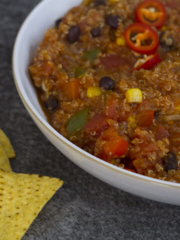 vegan quinoa chilli
