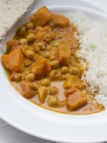 Slow Cooker Butternut Squash and Chickpea Curry