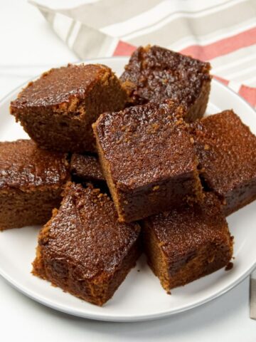 easy vegan sticky gingerbread cake