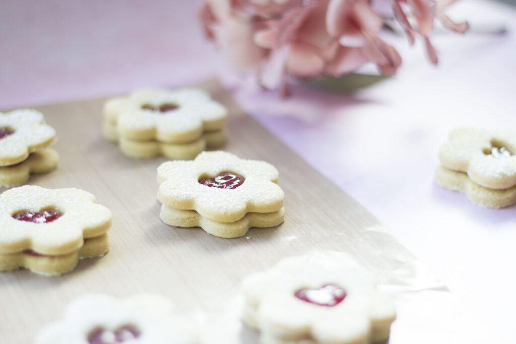 Homemade Vegan Jammy Dodgers Recipe 176 vegan jammy dodgers
