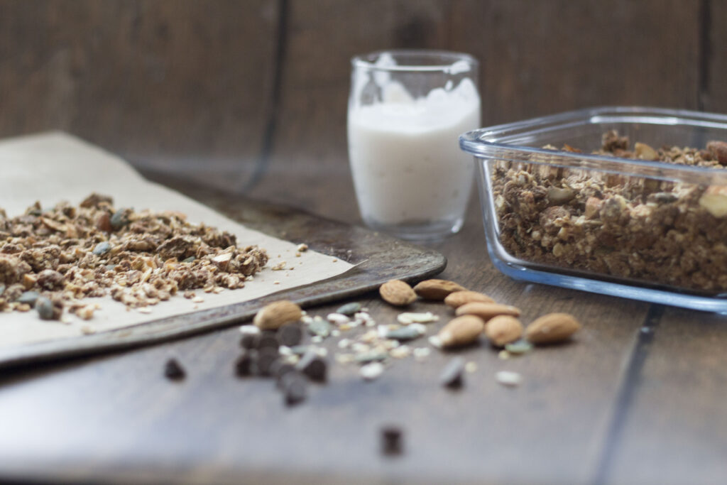 Healthy Crunchy Dark Chocolate Granola Recipe With Almonds 158 Dark chocolate granola