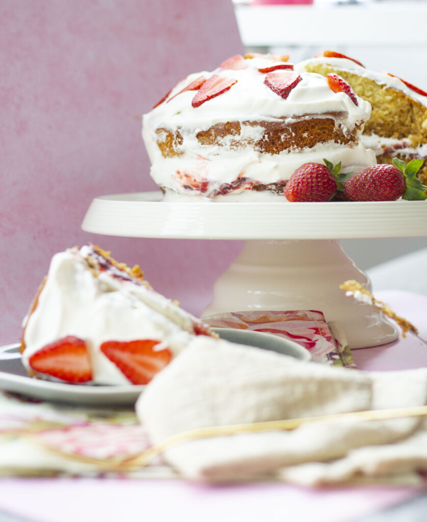 Classic Vegan Victoria Sponge Cake 248 Classic Vegan Victoria Sponge Cake