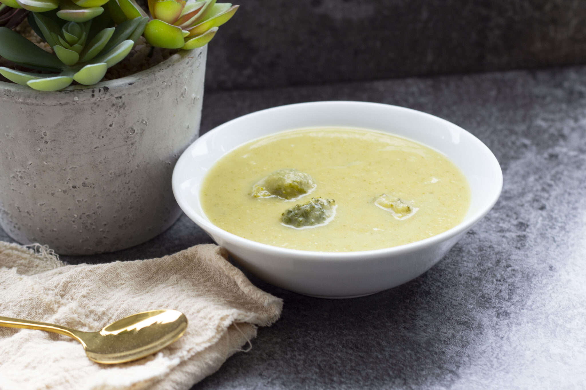 Easy Broccoli Vegan Soup