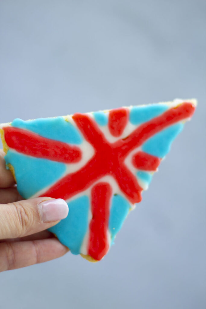 Bunting Biscuits Recipe (How To Make and Decorate) 189 union jack bunting biscuit