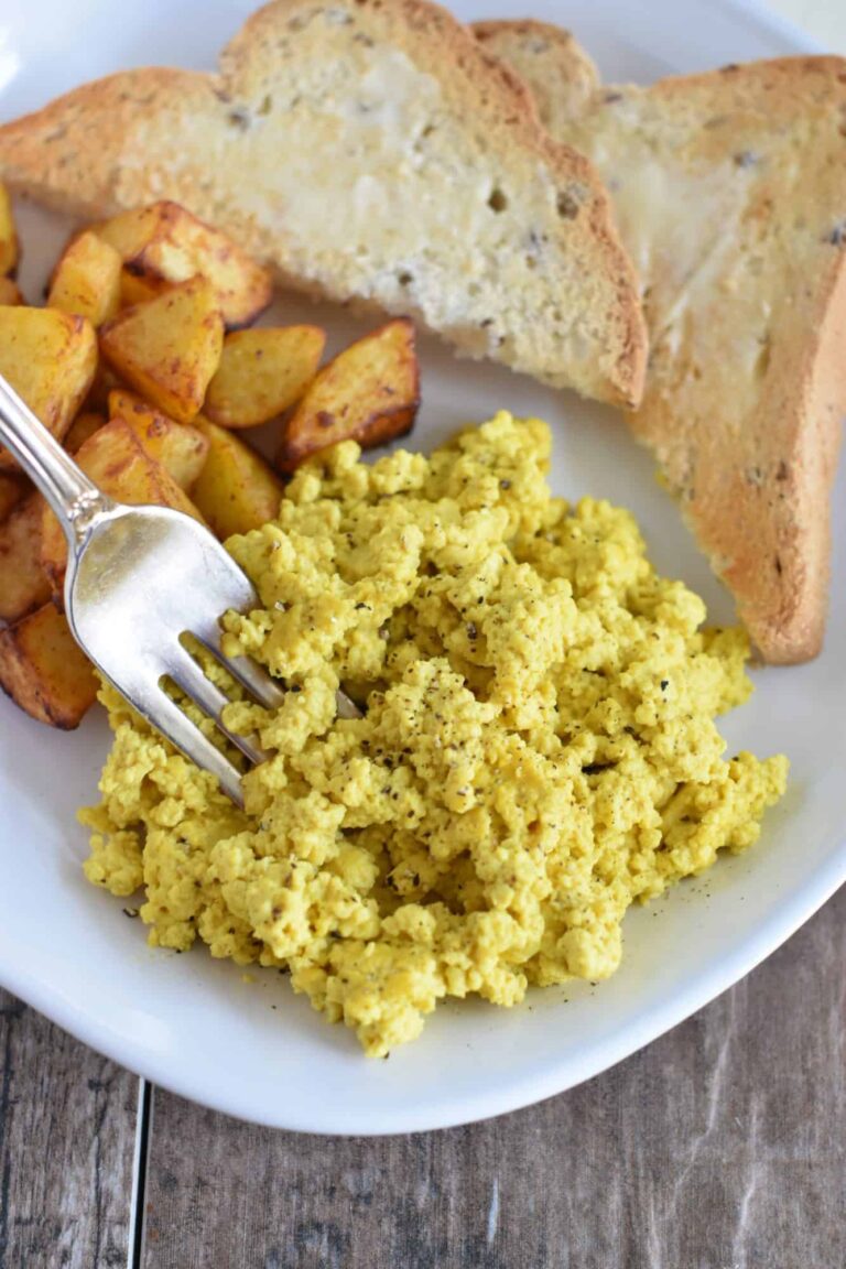 High Protein, Low Calorie Vegan Recipes 3 vegan tofu scramble.