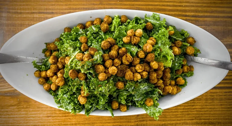 High Protein, Low Calorie Vegan Recipes 12 kale salad with chickpeas.