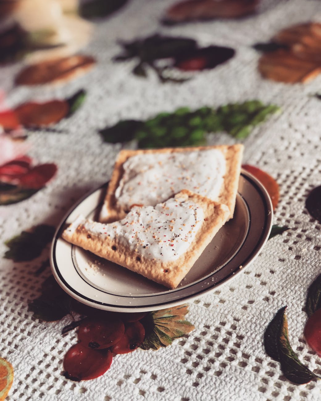 Are Pop Tarts Vegan? 3 two biscuits on saucer close up photography